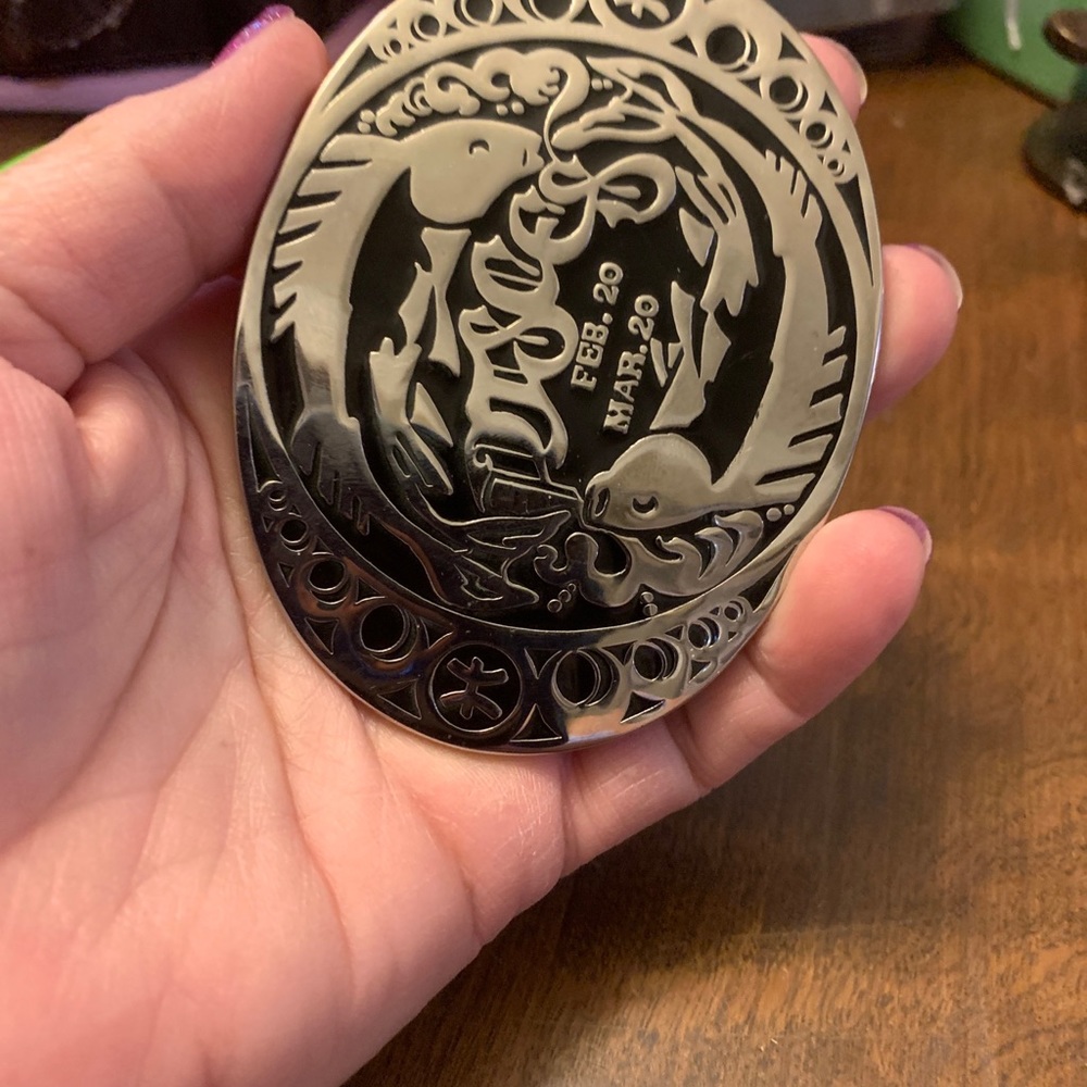 Award designs Pisces silverplate belt buckle - Picture 7 of 8
